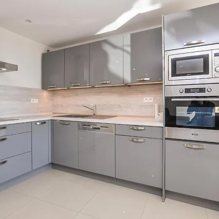 2 Bedroom Amazing In Appartement